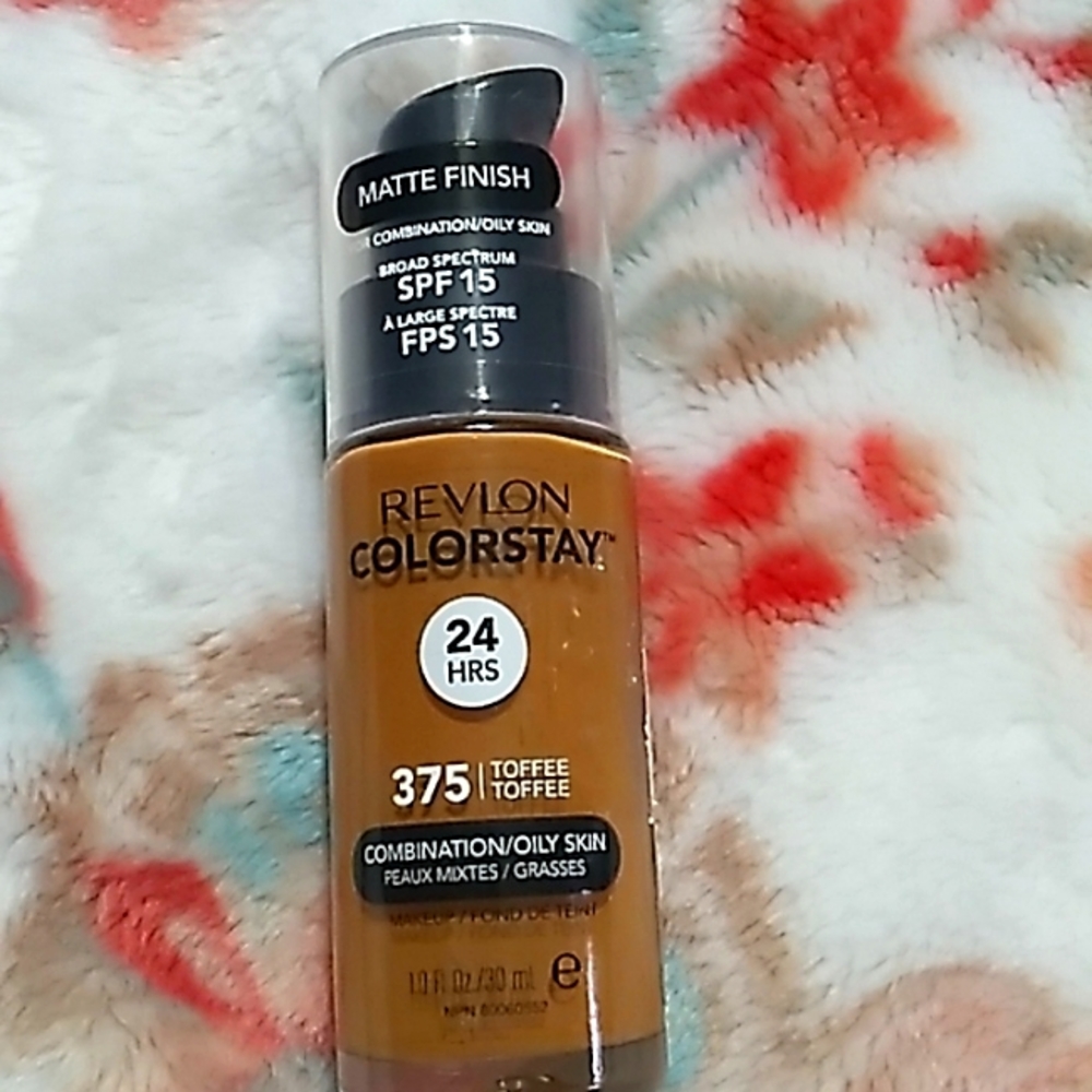 Revlon Colorstay 24 hrs foundation